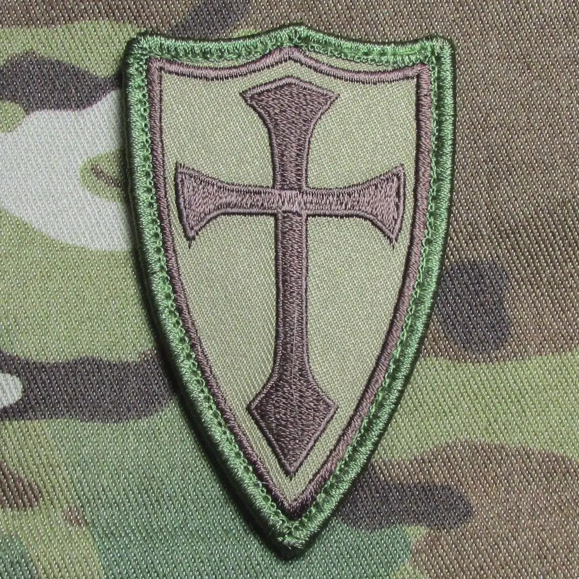 Parche táctico velcro para casco y mochila insignia cruz templaria - imagen 4