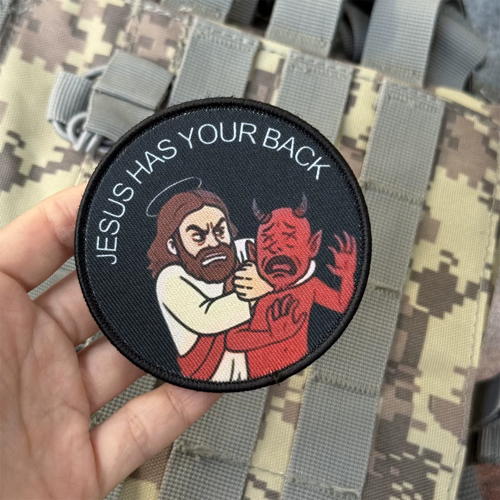 Parche moral táctico Jesús tiene tu espalda – Brazalete impreso - imagen 4