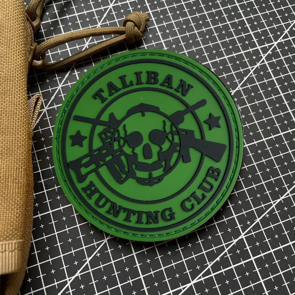 Parche táctico PVC calavera – Cierre velcro para equipamiento - imagen 3