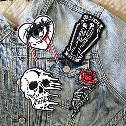 Parche bordado calavera infernal con llamas – Termoadhesivo estilo punk