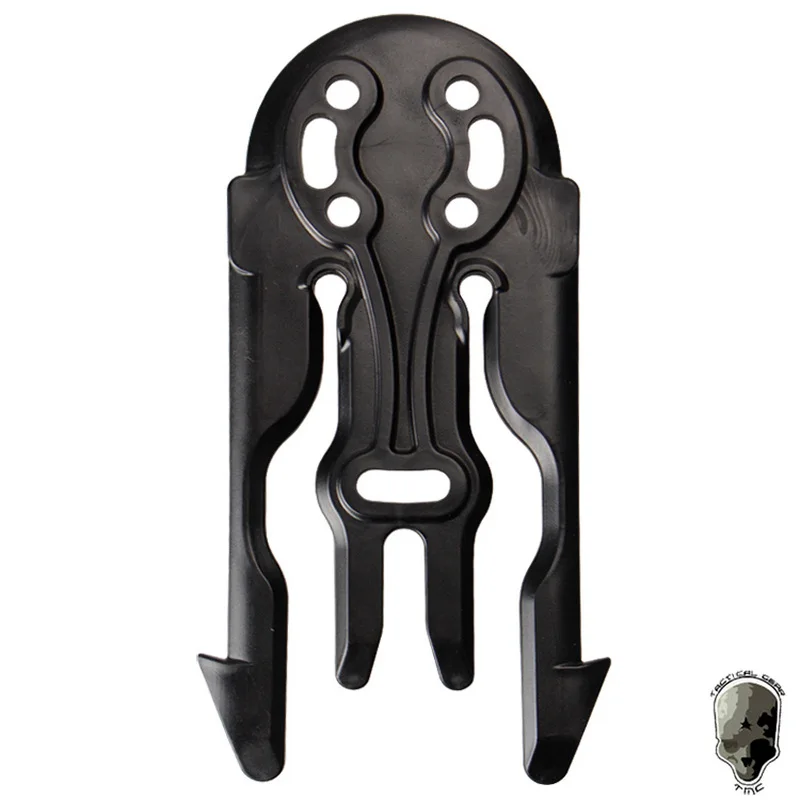 Clip adaptador MOLLE montado en equipo táctico