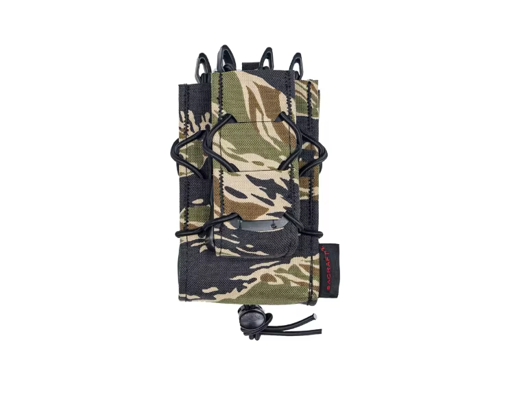 Bolsa táctica con patrón de camuflaje y sistema MOLLE