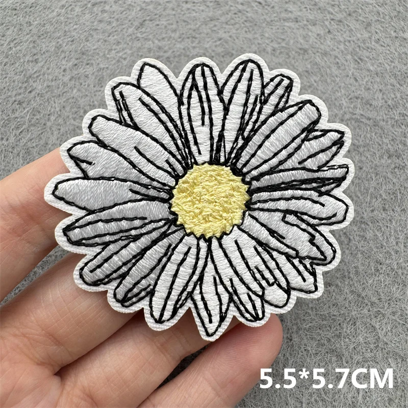 Parche bordado termoadhesivo flores dibujos animados para ropa - imagen 4