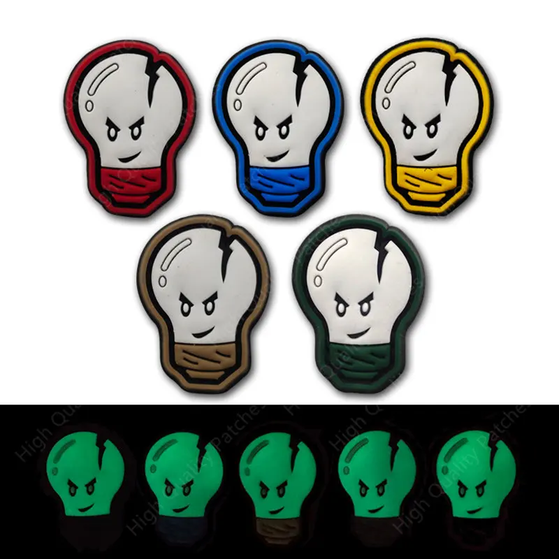 Parche adhesivo PVC bombilla de dibujos brillante negro para ropa