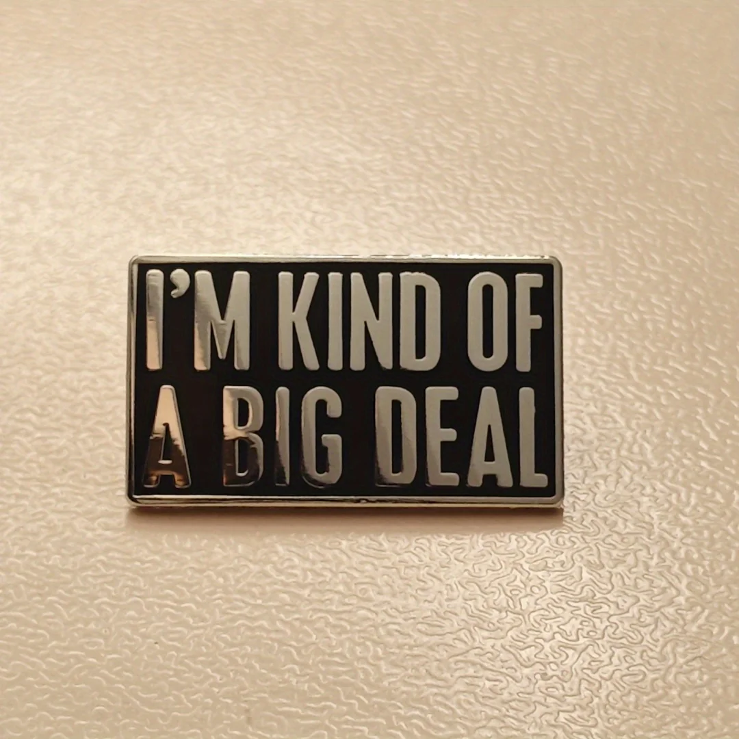 Broche metálico elegante y moderno para uso diario unisex sobrio - imagen 3