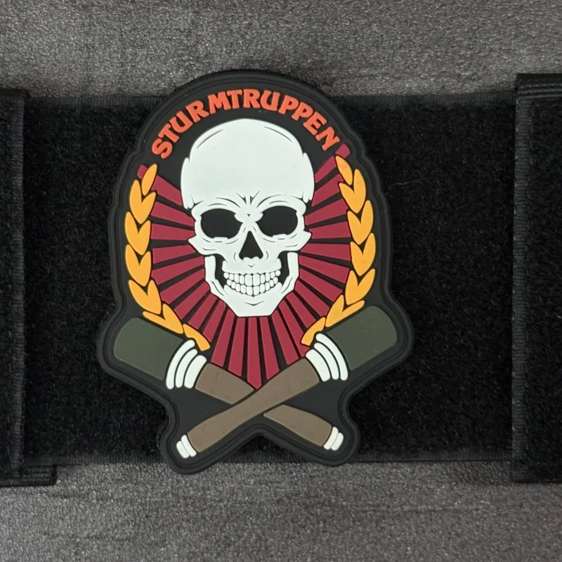 Parche táctico de PVC con calavera y granada, con velcro - imagen 3