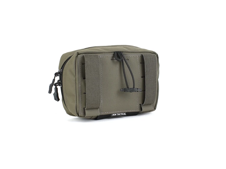 Detalle del sistema Molle y bolsillos internos