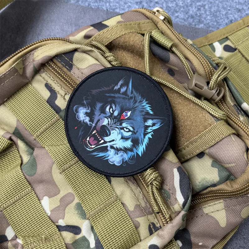 Parche táctico lobo impreso con velcro para mochila y chaqueta - imagen 2