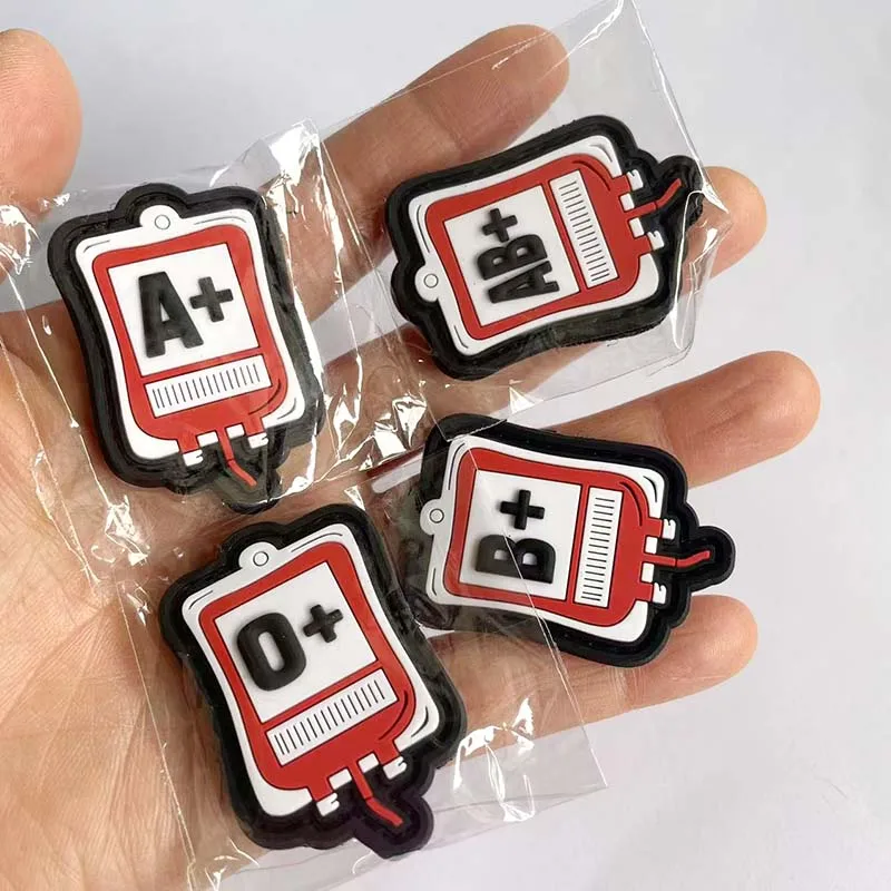 Parche táctico PVC emblema bolsa sangre con gancho para mochila - imagen 3