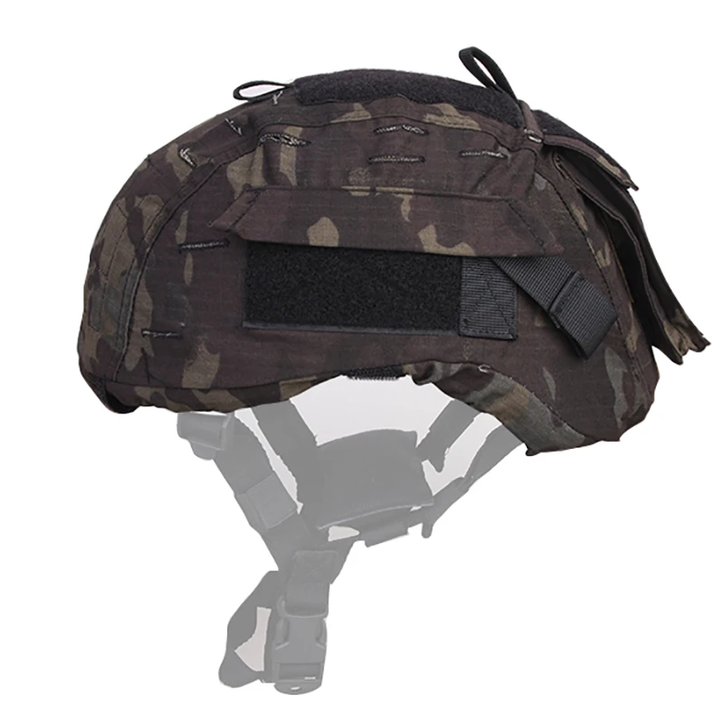 Funda colocada sobre casco MICH en uso real
