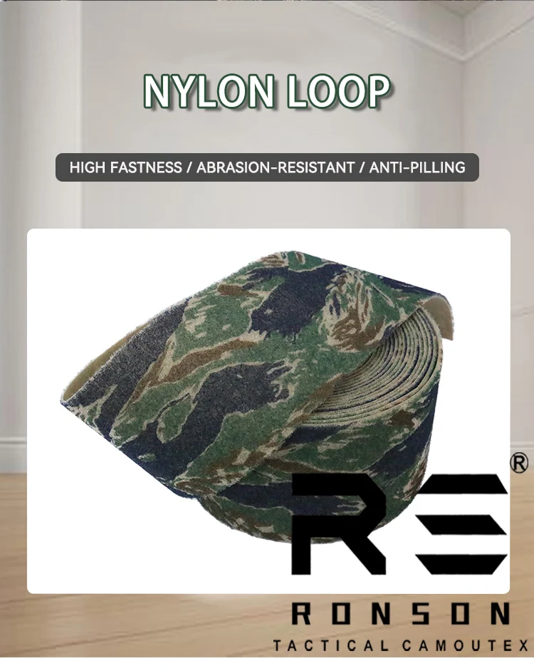 Detalle del tejido camuflado y acabado en nailon