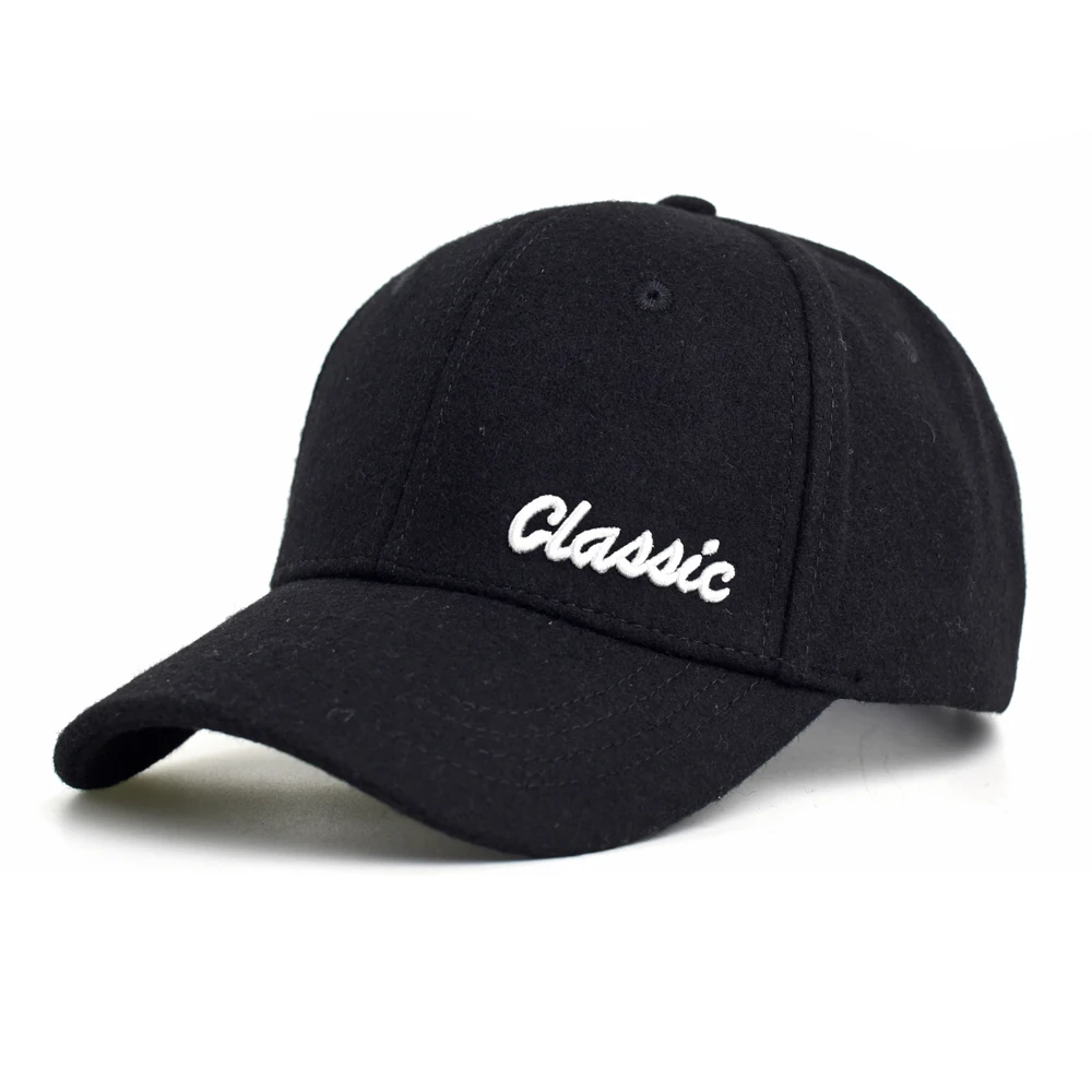 Vista frontal de gorra de lana estilo camionero y perfil bajo