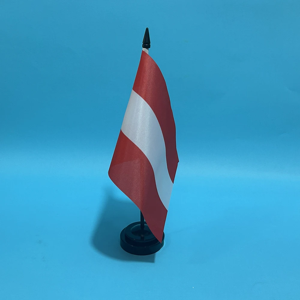 Vista en conjunto de la bandera de escritorio de Austria