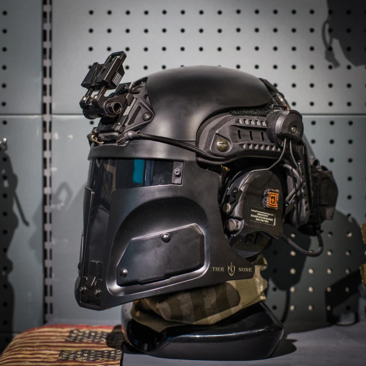 Detalle del módulo de armadura, protectores bucales y tornillería incluida