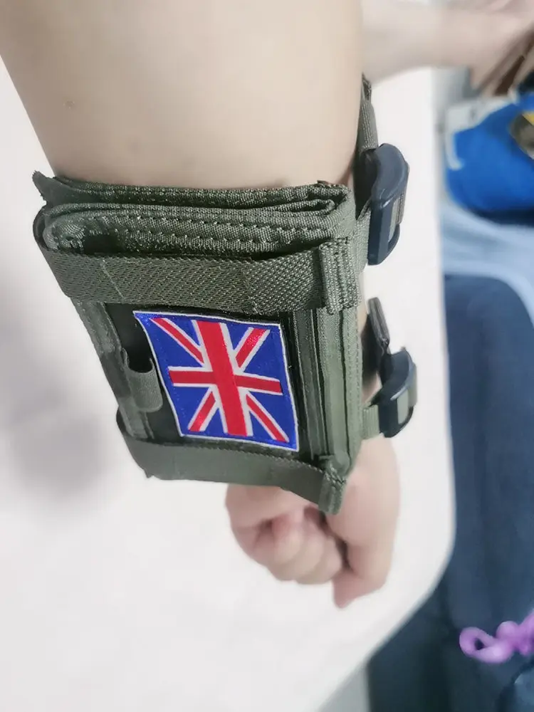 Bolsa táctica tipo brazalete para smartphone y mapa