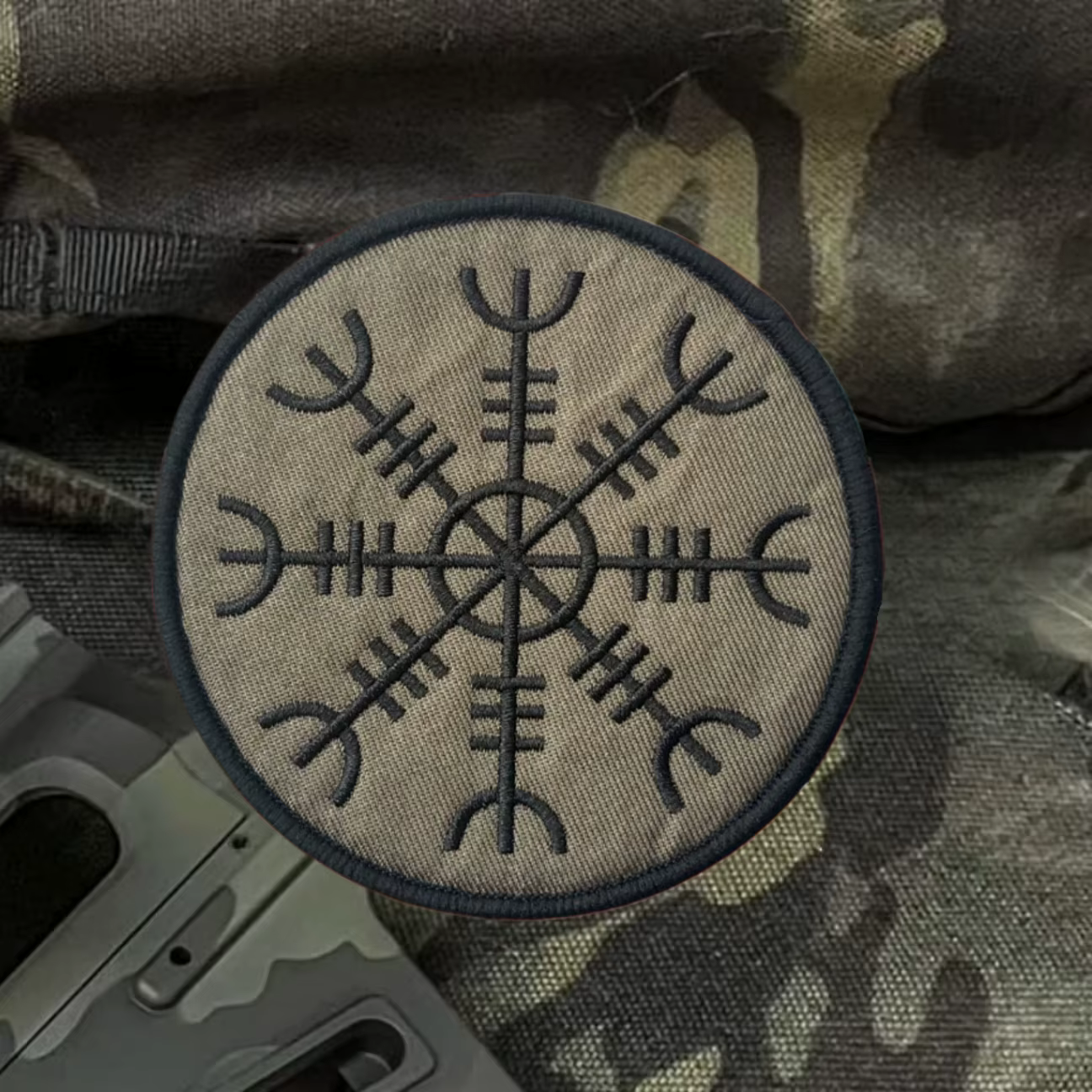 Vista alternativa del parche con insignia