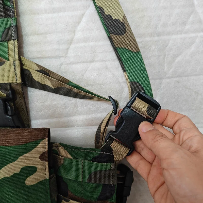 Arnés táctico ligero Woodland para 7.62/5.56/5.45 - imagen 4