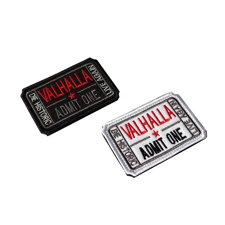Detalle del bordado y textura del parche con velcro tipo gancho