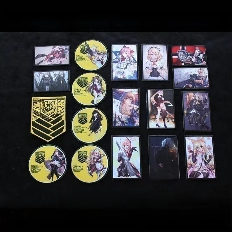 Parches Frontline bordados con detalle de anime y cierre de gancho