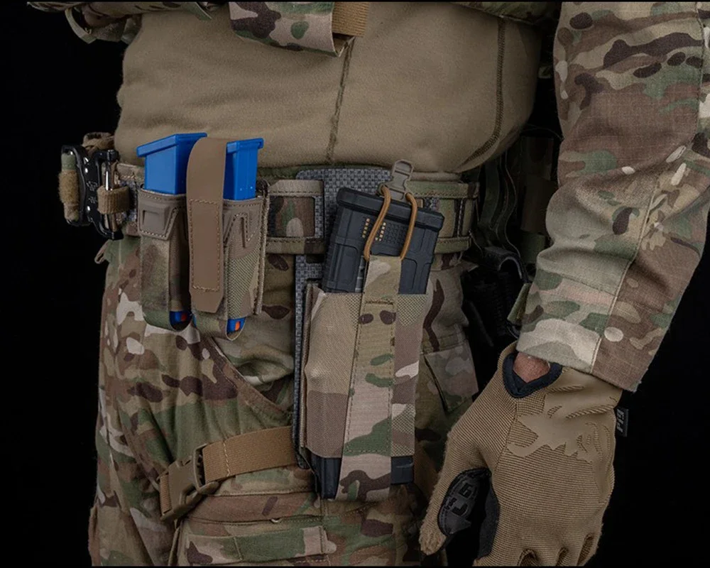 Montaje del adaptador en cinturón MOLLE