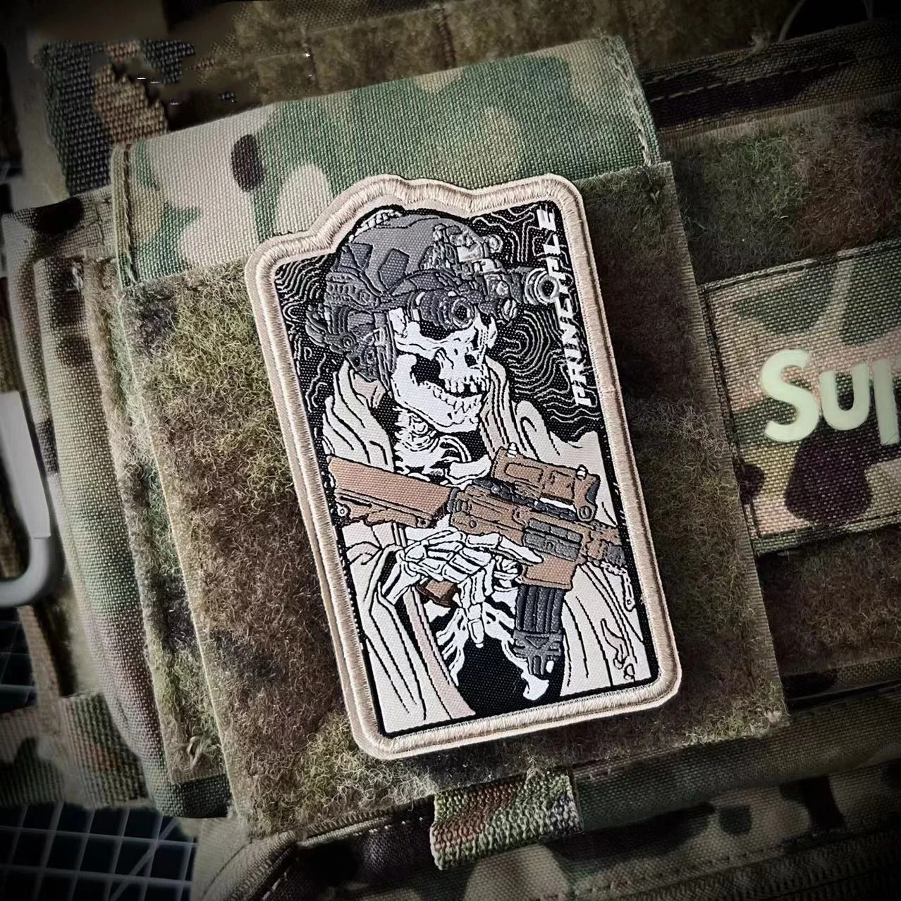 Parche tipo insignia para equipamiento y mochila