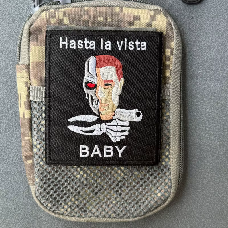 Detalle del parche bordado con gancho y bucle