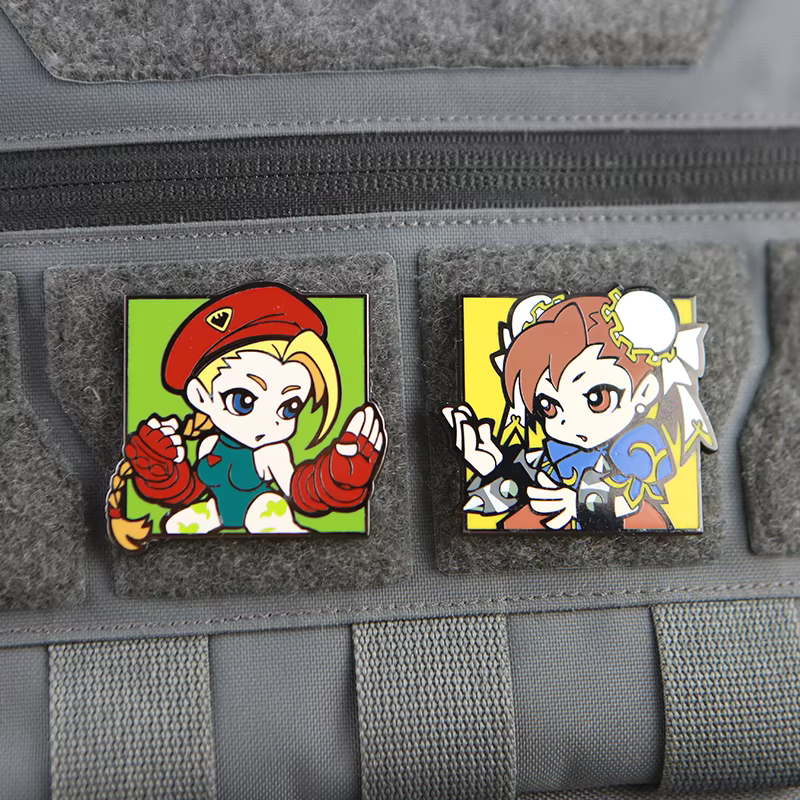 Parche metal Street Fighter – Insignia táctica gamer con gancho para bolsa - imagen 2