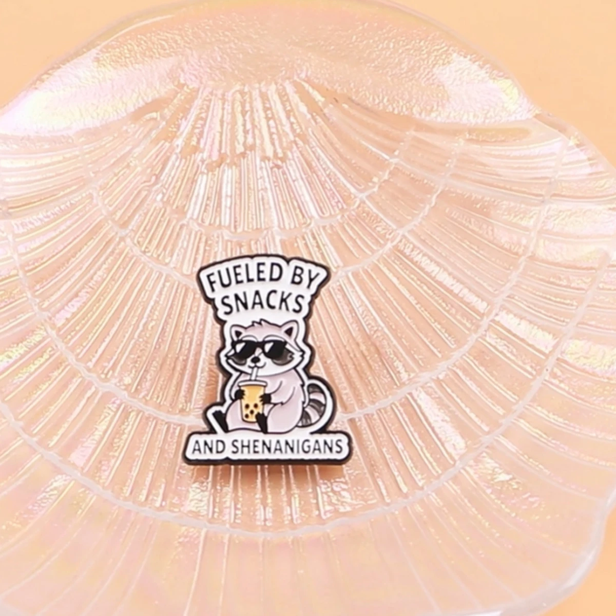 Pin esmaltado mapache divertido para gorra y solapa, regalo - imagen 2