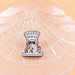 Pin esmaltado mapache divertido para gorra y solapa, regalo