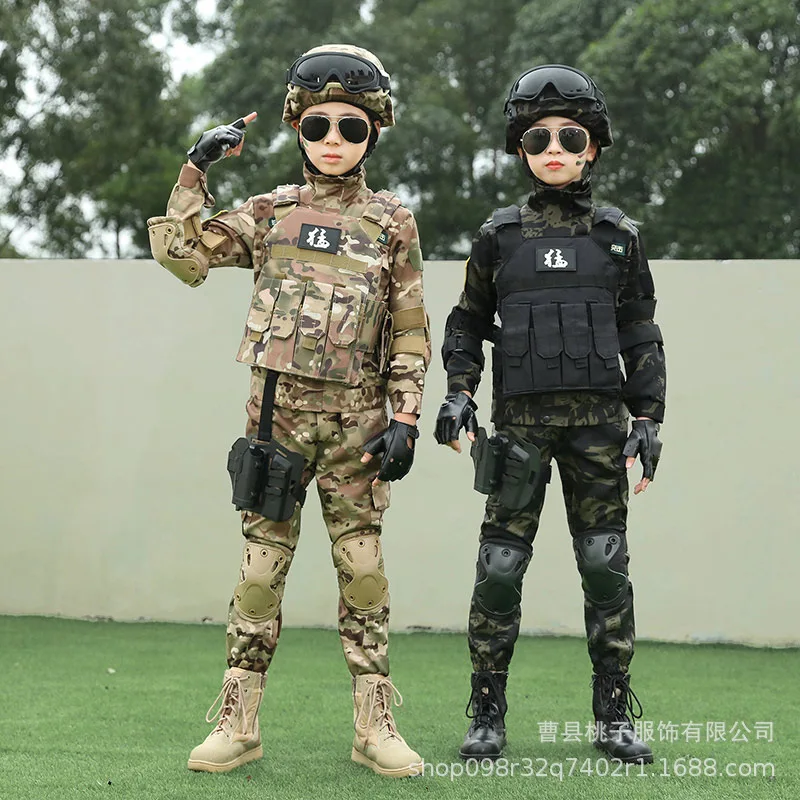 Detalle del bolsillo en manga con velcro