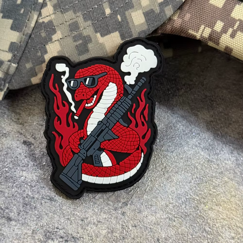 Parche táctico PVC serpiente roja con velcro gancho y bucle - imagen 5