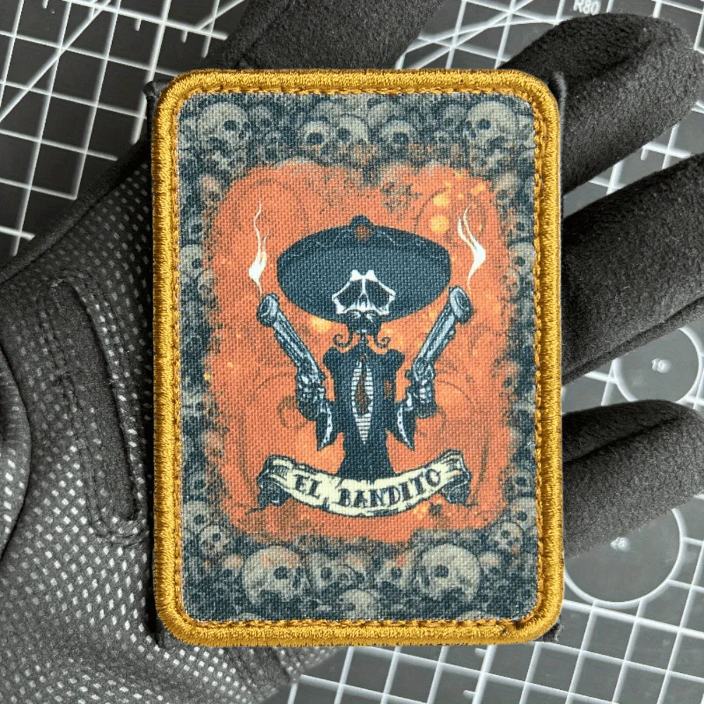 Parche táctico calavera El Bandito con velcro para mochila y brazalete - imagen 2