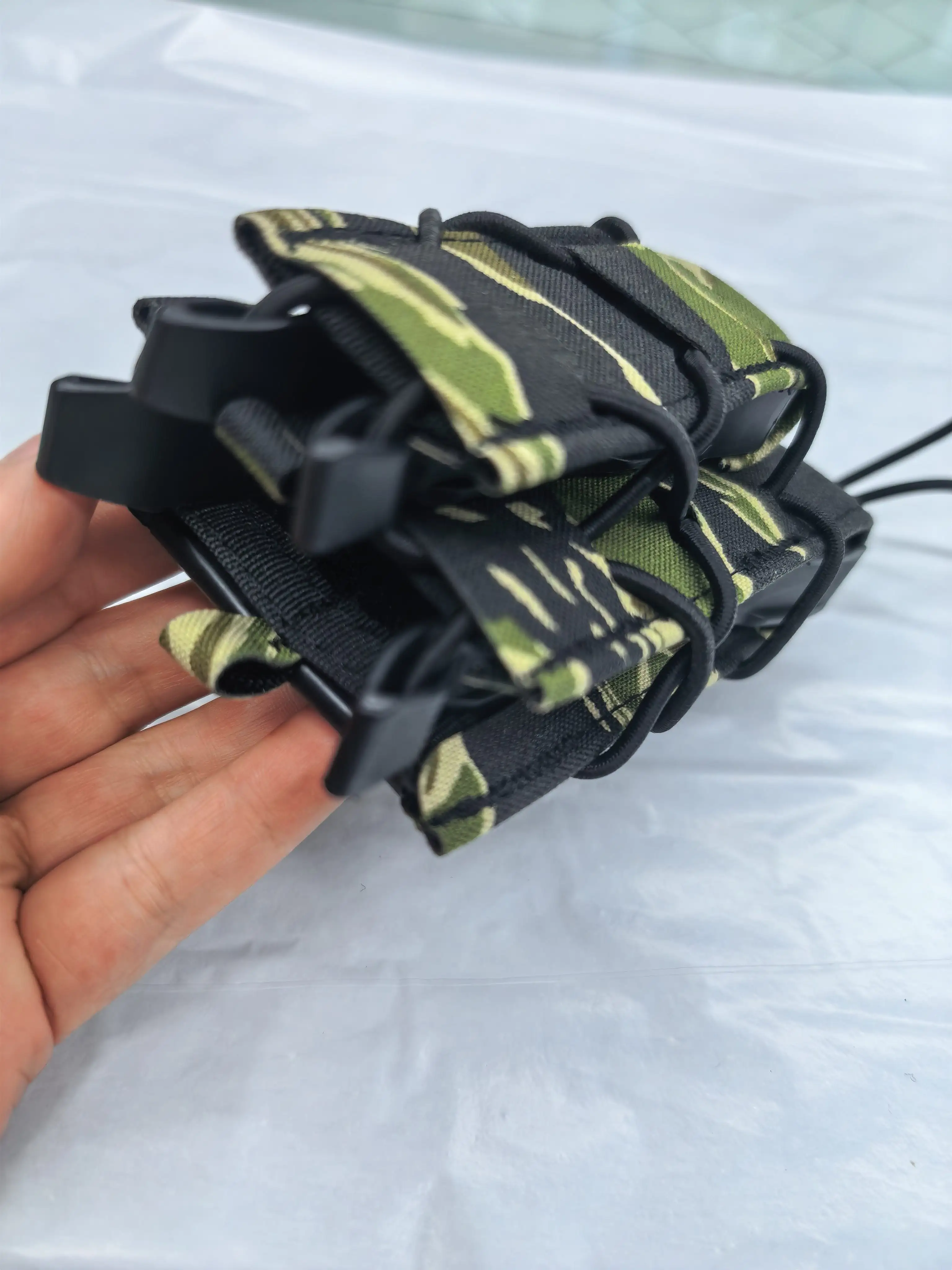 Bolsa táctica MOLLE camuflaje tigre para cargadores - imagen 4