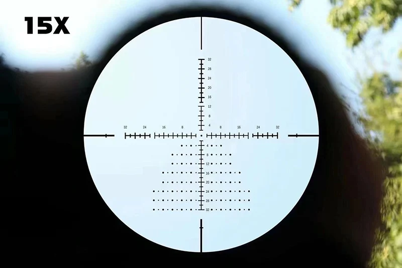 Retícula en primer plano focal y enfoque del punto de mira
