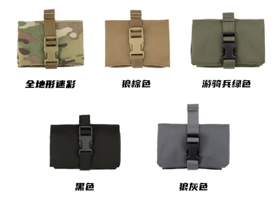 Bolsa plegada compacta en mano