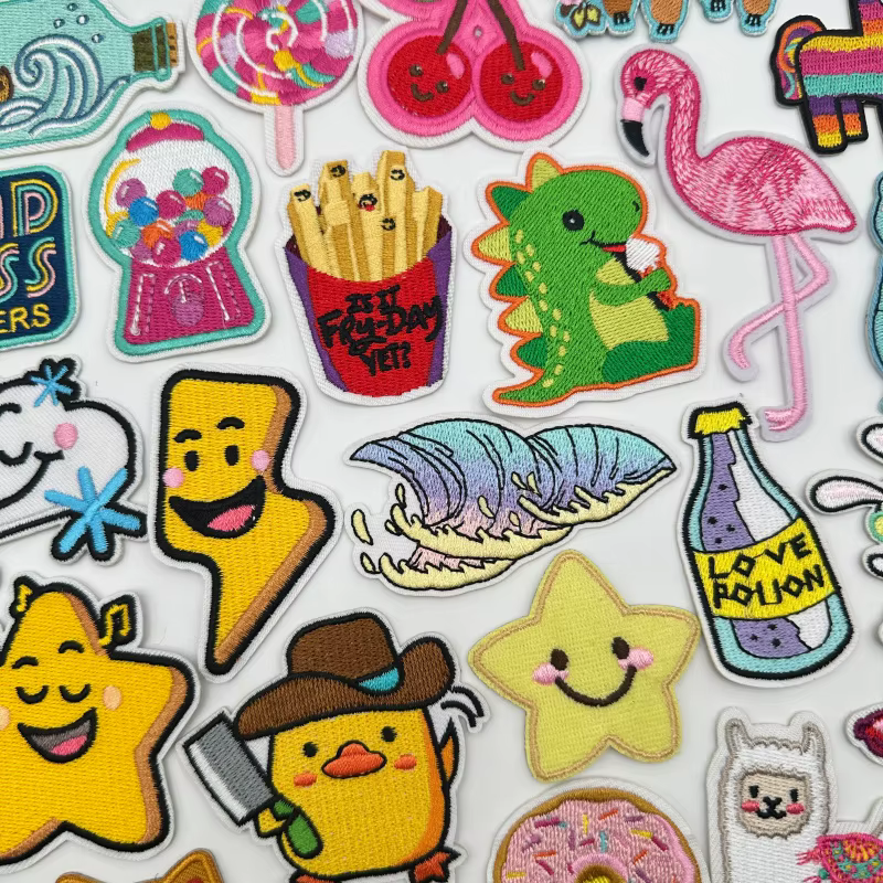 Parches bordados de dibujos animados para ropa