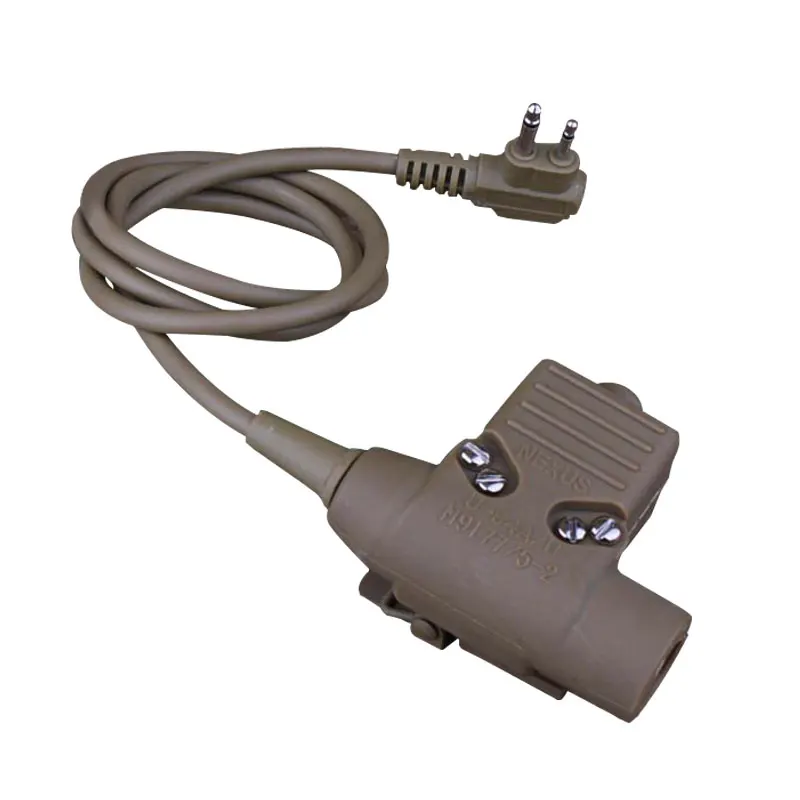 Cable táctico PTT DE conectado a radio Motorola