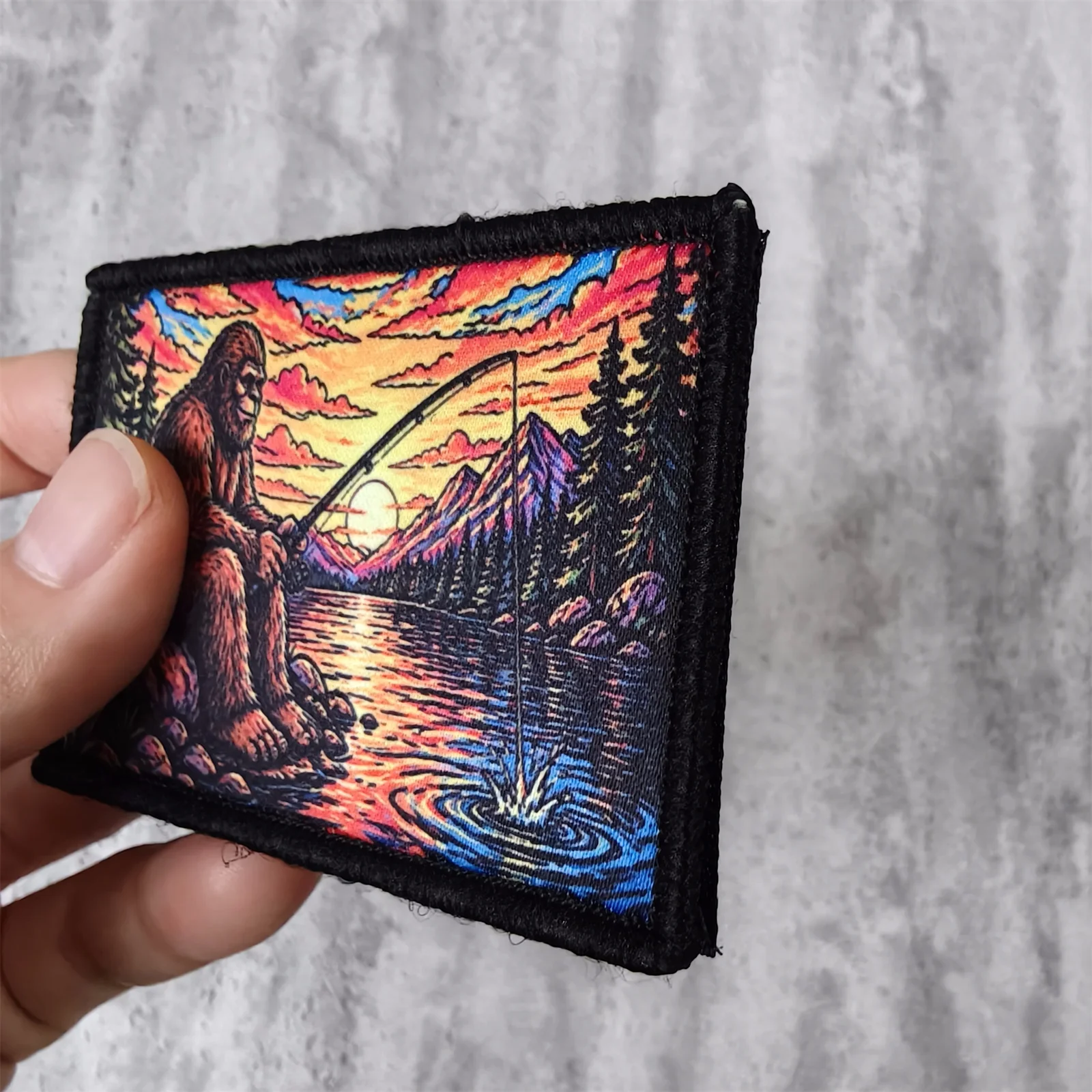 Diseño de pesca de Bigfoot junto al lago
