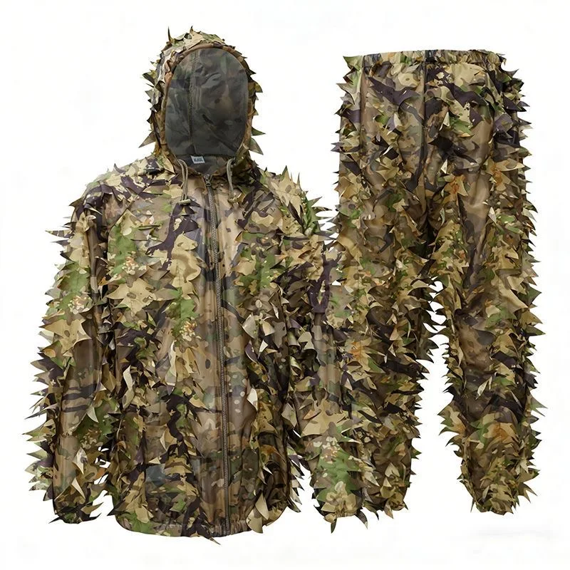 Traje de camuflaje 3D con diseño de hojas
