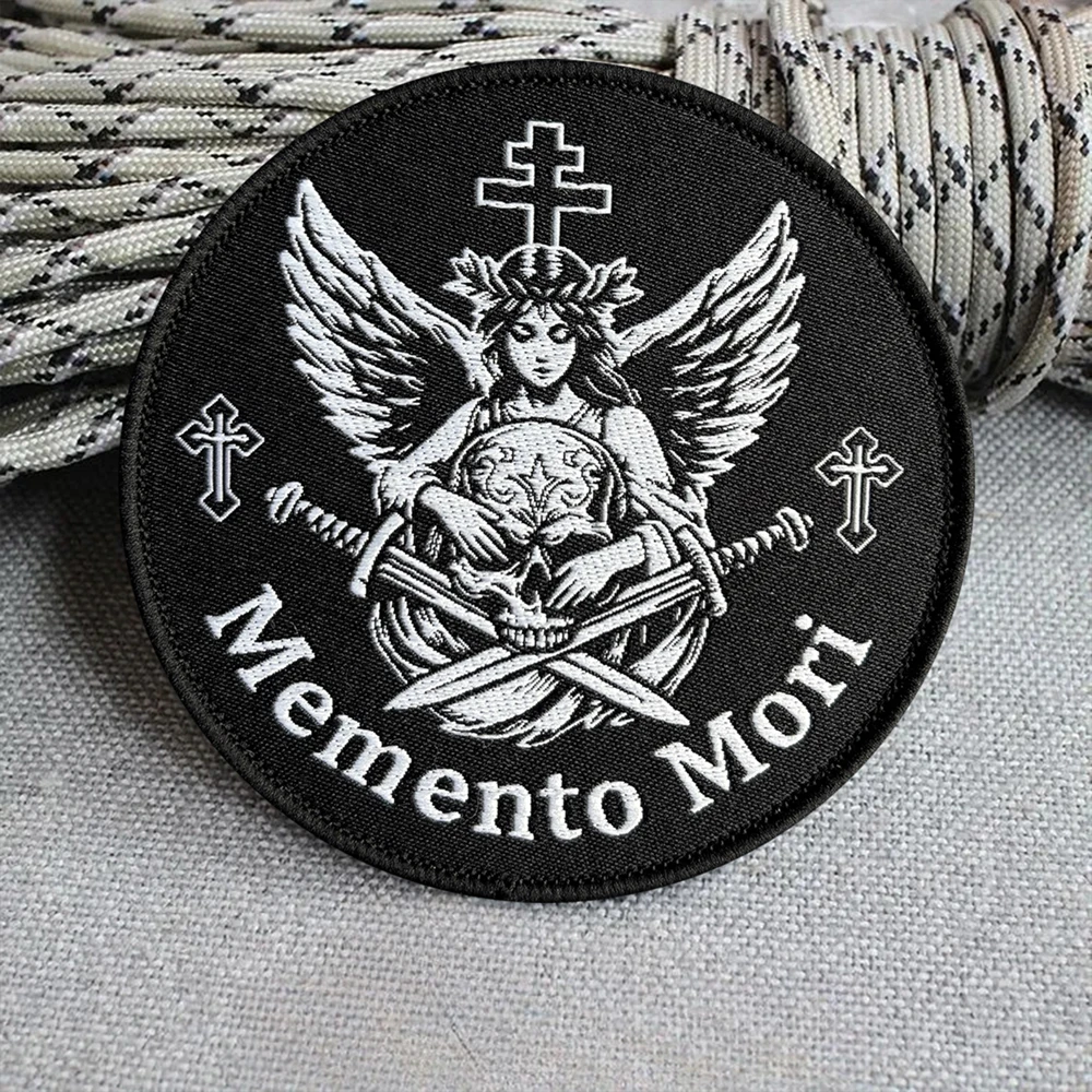 Parche táctico calavera Memento Mori con cruz ortodoxa velcro - imagen 2