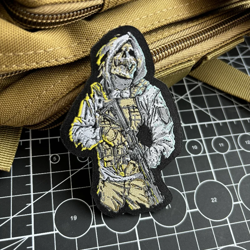 Parche táctico bordado Guerrero Reaper con velcro para uniforme - imagen 4