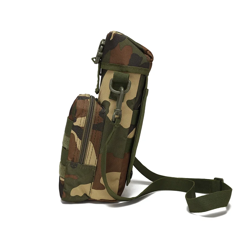 Bolsa táctica acoplada a equipo militar listo para exteriores