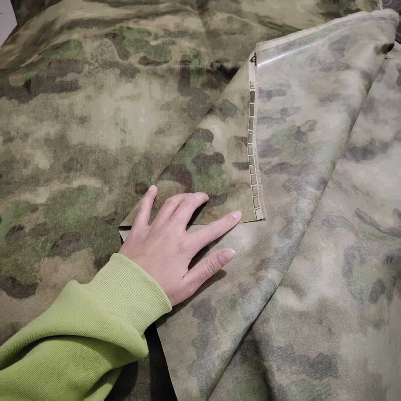 Tela Camuflaje A-TACS FG 500D/1000D Impermeable y Anti-IR Bolsas Tácticas - imagen 3