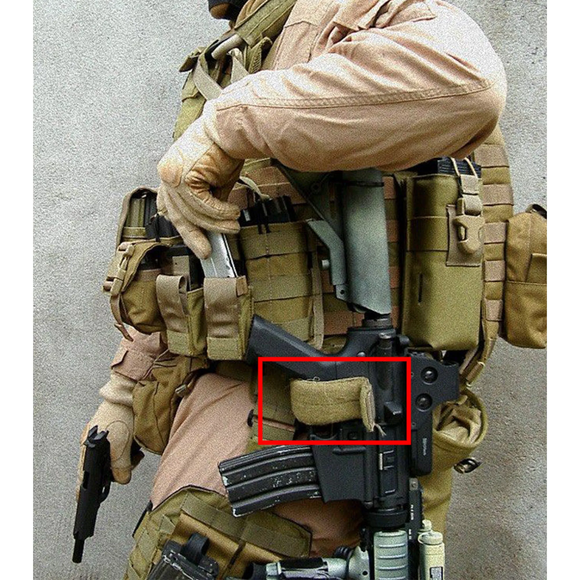 Vista frontal del TMC Kydex cinturón fijo con correa MOLLE