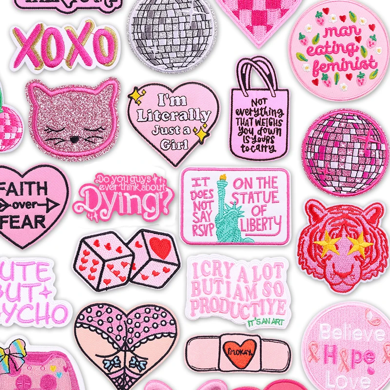 Parche termoadhesivo corazones rosa con encaje, lazo y bola disco