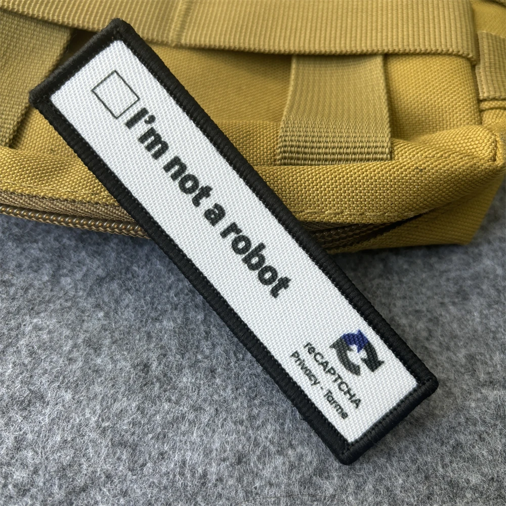 Parche táctico I'm Not A Robot – Insignia moral velcro para mochila - imagen 4