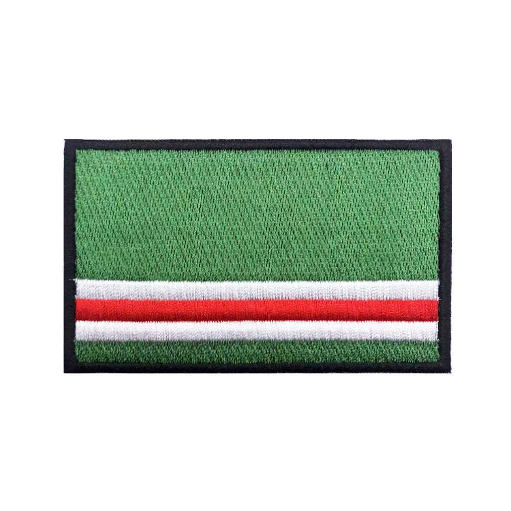 Parche bordado de bandera chechenia con diseño de franjas horizontales