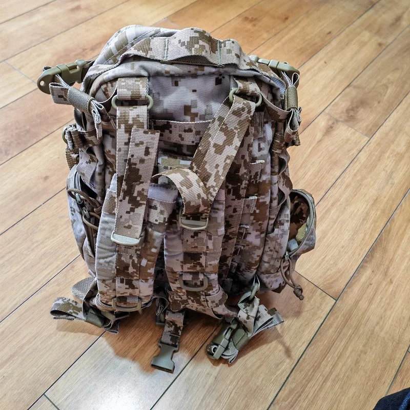Mochila táctica de nailon AOR1 para casco - imagen 2