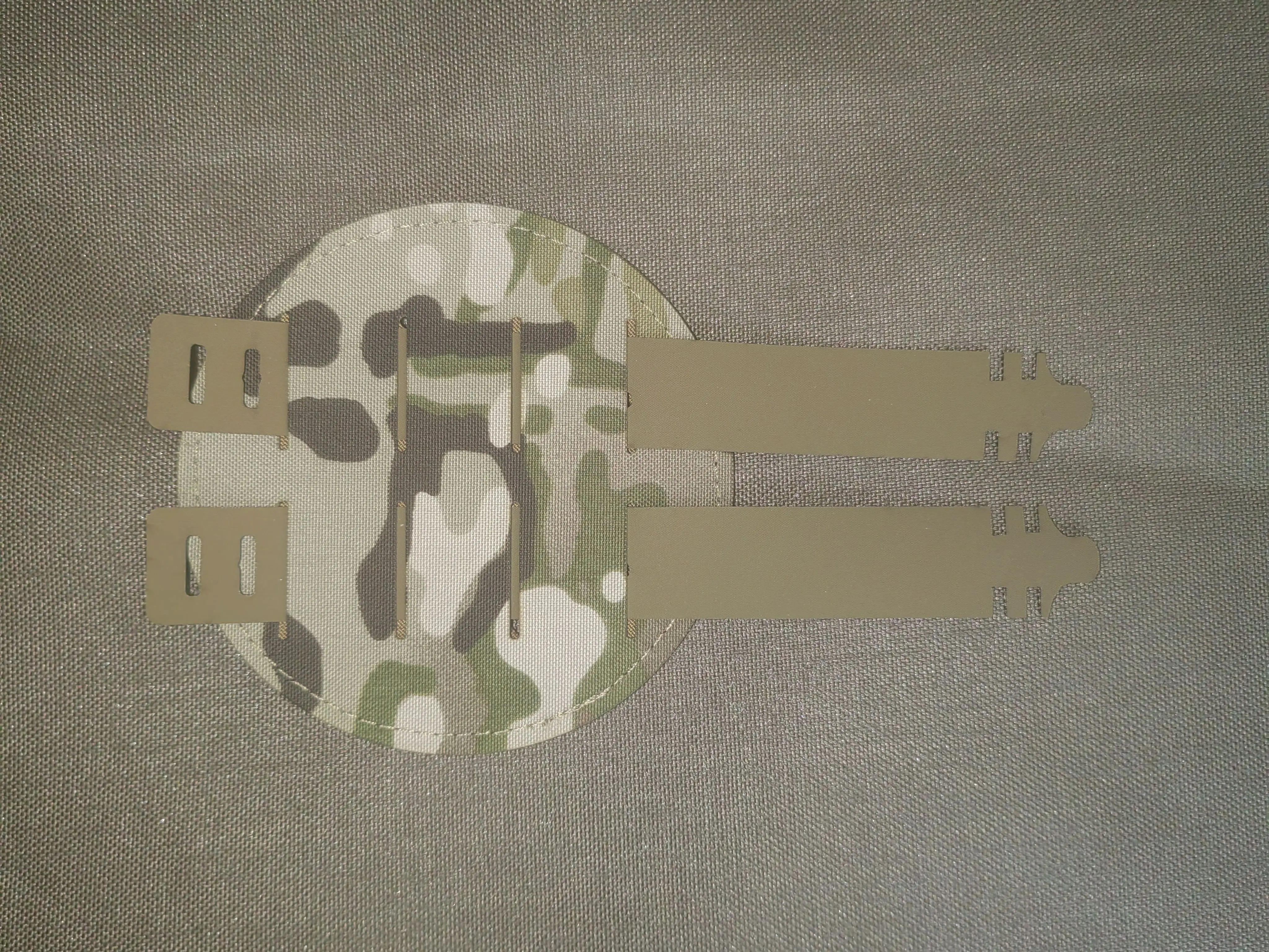 IPSC placa adaptadora MOLLE triple para cinturón táctico en ángulo - imagen 3