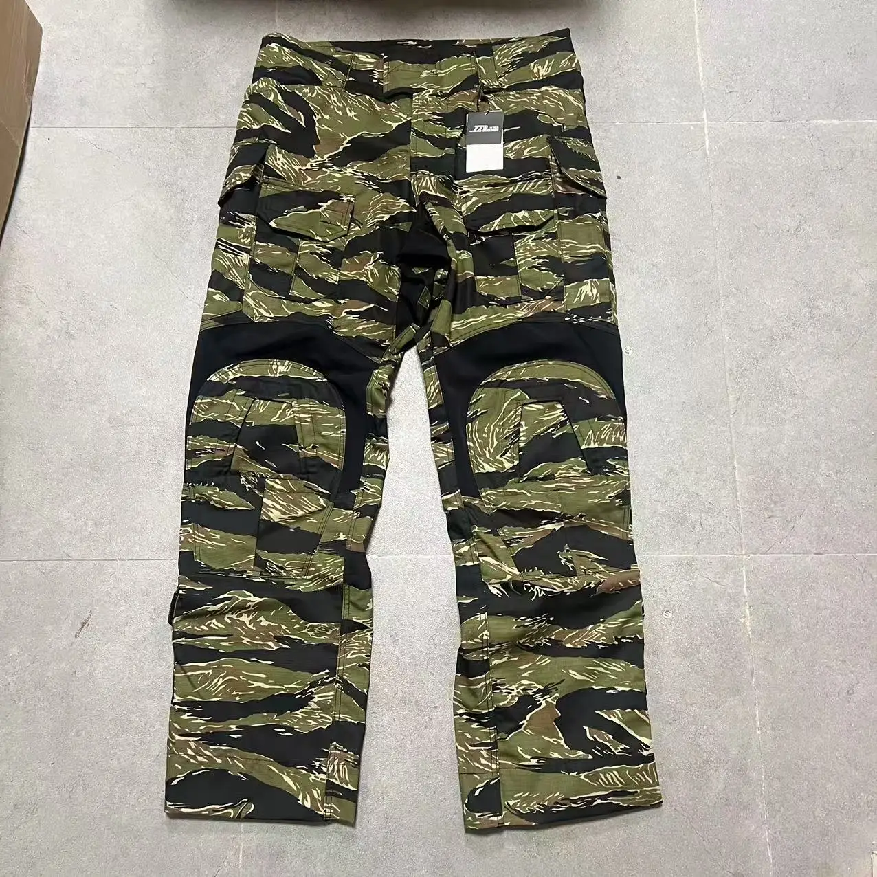 Detalle del estampado y corte del uniforme